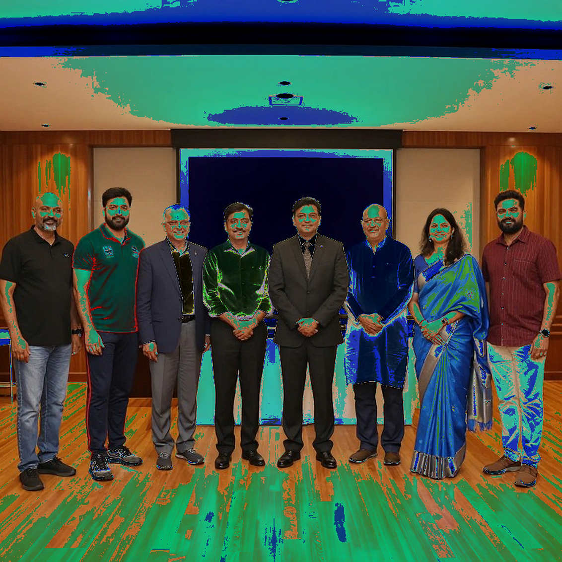 গ্লাভসের ভেতরের হিসাব: ক্যাপসির নতুন ভূমিকা, ছেঁড়া ক্যালেন্ডার আর নারী ক্রিকেটের নীরব লিগ-লড়াই